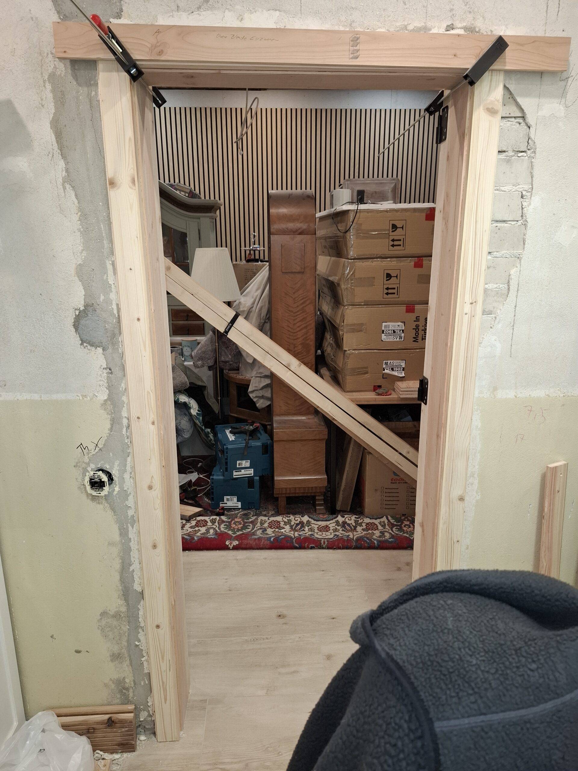 Herstellung neuer Türzargen aus Lärche Massivholz in einem Altbau